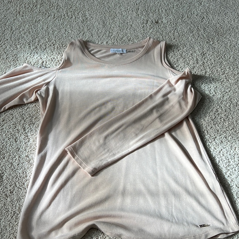 CALVIN KLIEN OPEN SHOULDER SWEATER